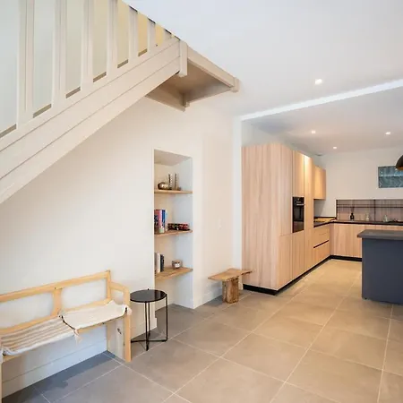 L'escale Caennaise House For 8 People Caen